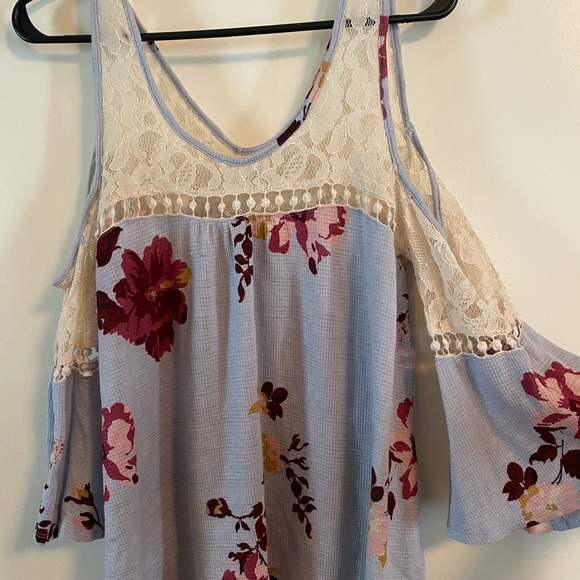 Women’s Daytrip open shoulder top - Picture 1 of 3